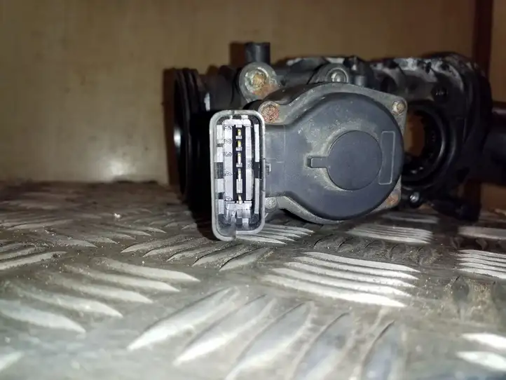 Land Rover Discovery 3 - LR3 (2004 - 2009) 4S7Q9L444CK Электрозадвижка двигателя — фото 3