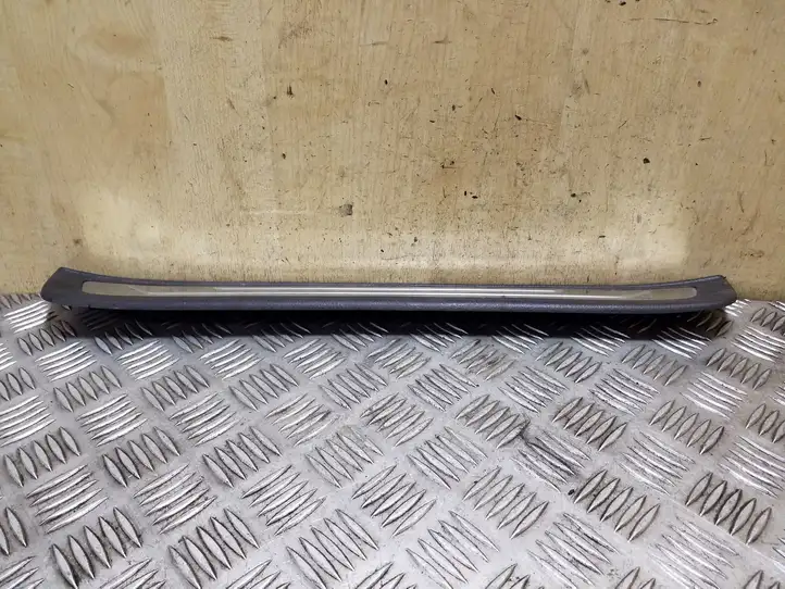 Kia Sorento (2009 - 2014) 858852P100 Внутренняя отделка переднего порога — фото 4
