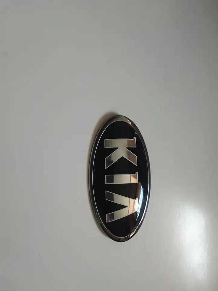 Kia Sportage (2016 - 2018) 863201W250 Эмблема производителя — фото 1