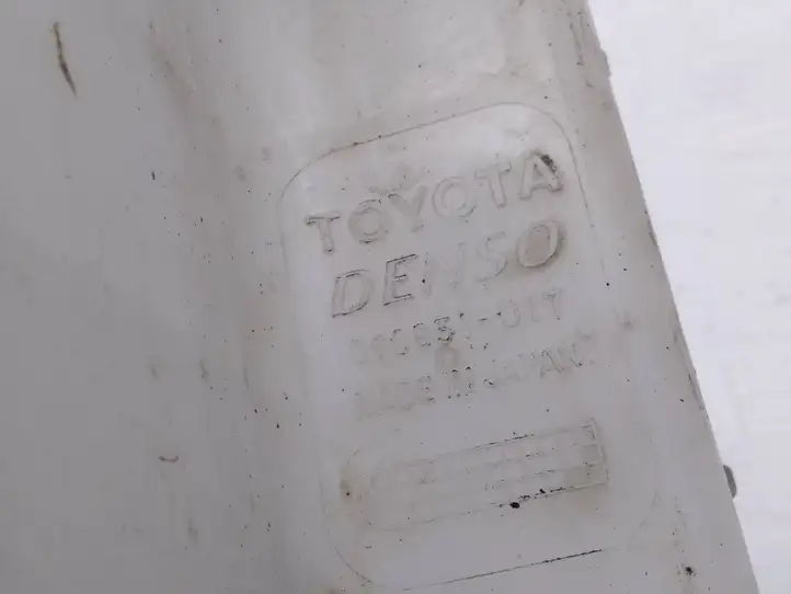 Toyota Yaris Verso (1999 - 2005) 060851017 Бачок омывателя стекла — фото 4