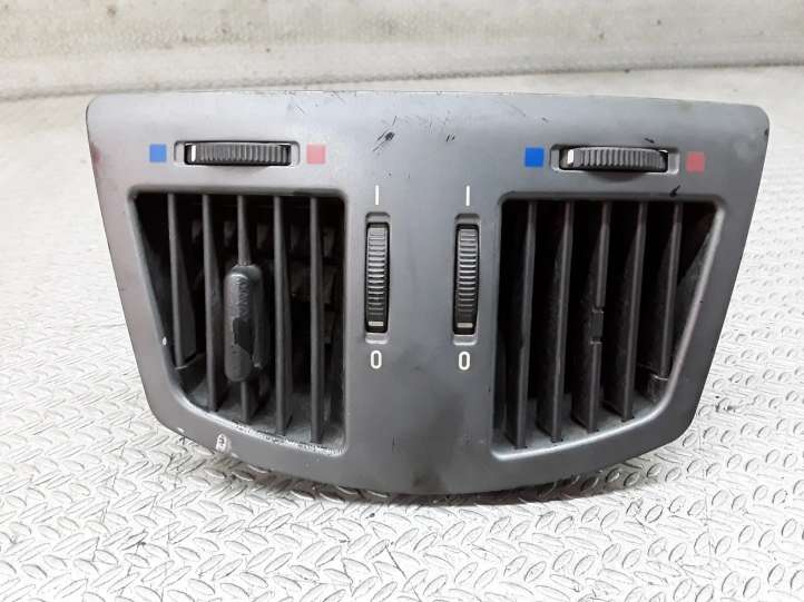 64227002395 BMW 7 E65 E66 Oro grotelės gale