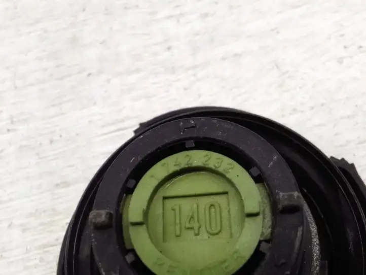 BMW 5 E60 E61 (2004 - 2010) 1742232 Крышка расширительного бачка — фото 3