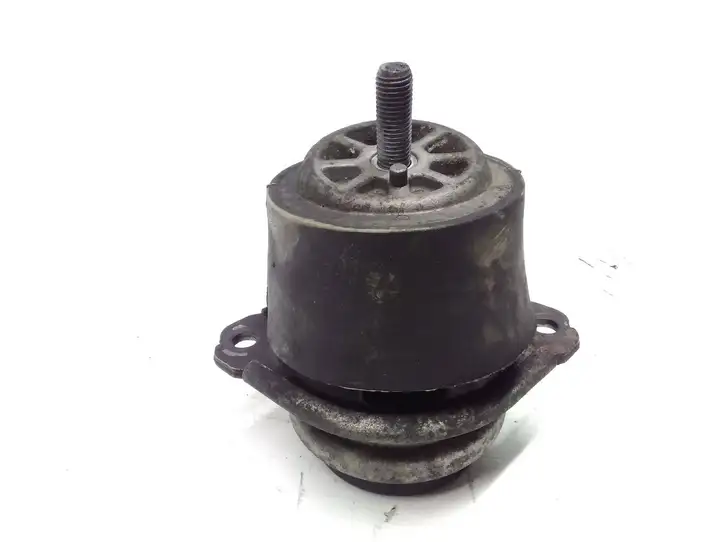 Volkswagen Touareg I (2002 - 2010) 7L6199131A Опора двигателя — фото 1