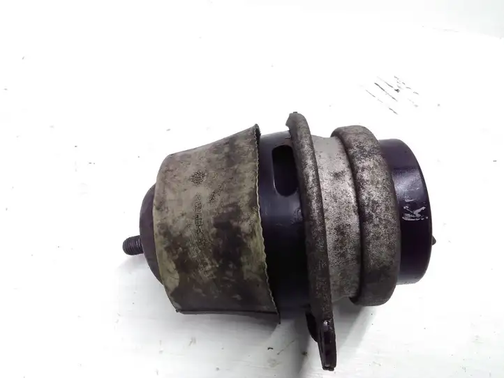 Volkswagen Touareg I (2002 - 2010) 7L6199131A Опора двигателя — фото 2