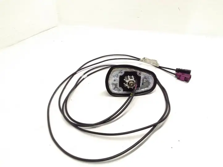 Mercedes-Benz C W204 (2007 - 2014) 2048207075 GPS антенна — фото 2