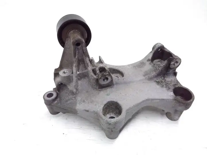 Nissan Qashqai (2010 - 2013) 117102017R Кронштейн генератора — фото 1