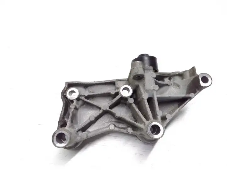Nissan Qashqai (2010 - 2013) 117102017R Кронштейн генератора — фото 3