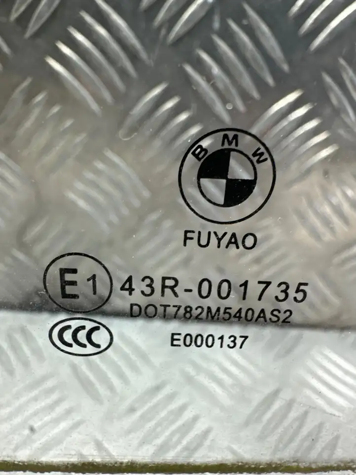 BMW 3 F30 F35 F31 (2012 - 2018) 43R001735 Стекло передней двери — фото 2