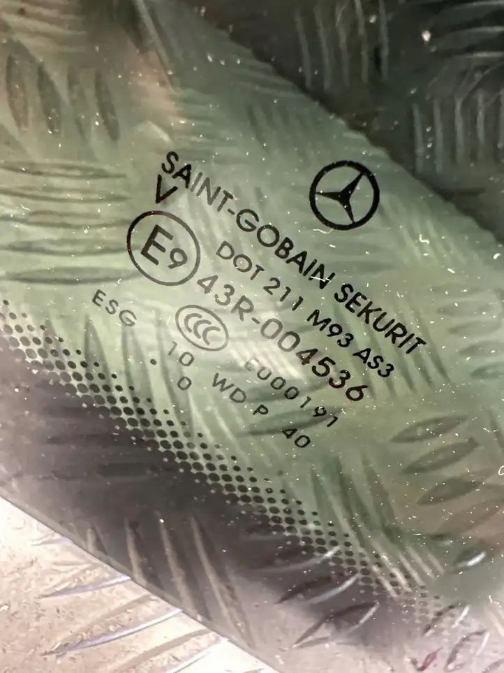 Mercedes-Benz Vito Viano W638 (1996 - 2003) 43R004536 Заднее боковое стекло — фото 3