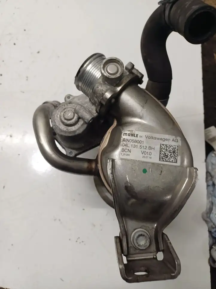 Volkswagen Touran III (2016 - ) 04L131501M Охладитель клапана EGR — фото 4