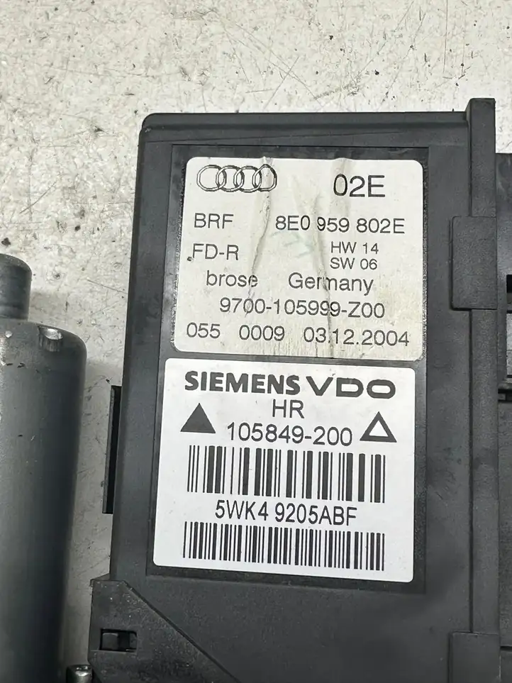 Audi A4 S4 B7 8E 8H (2004 - 2009) 8E0959802E Стеклоподъемник задней двери — фото 2