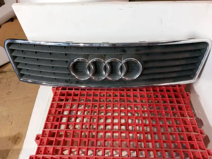 Audi A6 S6 C5 4B (2001 - 2004) 4B3853651 Передняя решетка — фото 1