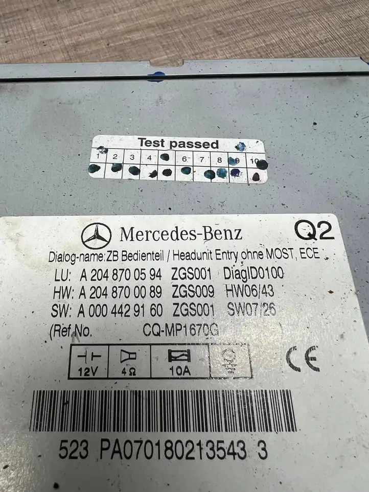 Mercedes-Benz C W204 (2007 - 2014) A2048700089 Магнитола / мультимедийная система — фото 3