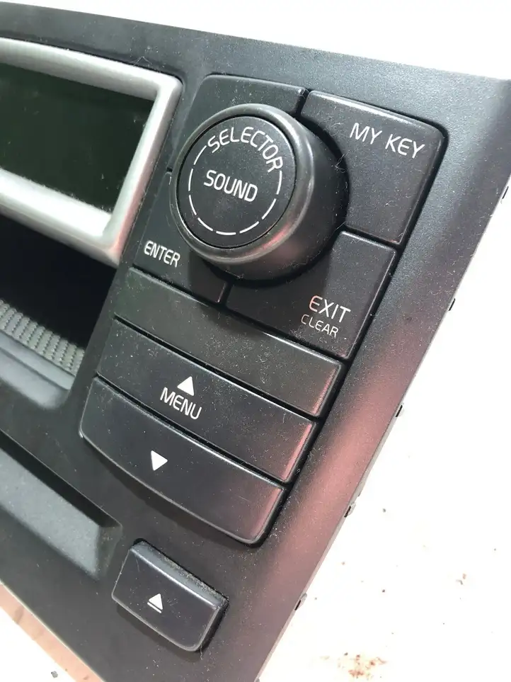 Volvo XC90 (2002 - 2006) 30679226 Магнитола / мультимедийная система — фото 3