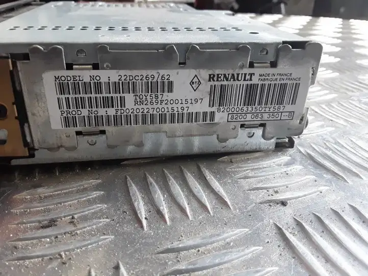 Renault Vel Satis (2002 - 2005) 820063350 Магнитола / мультимедийная система — фото 2