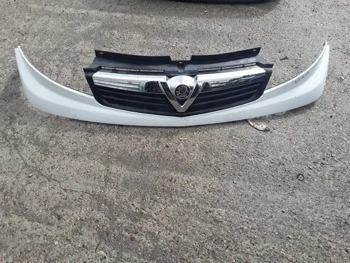 Opel Vivaro (2006 - 2014) 93856149 Верхняя решетка радиатора — фото 1
