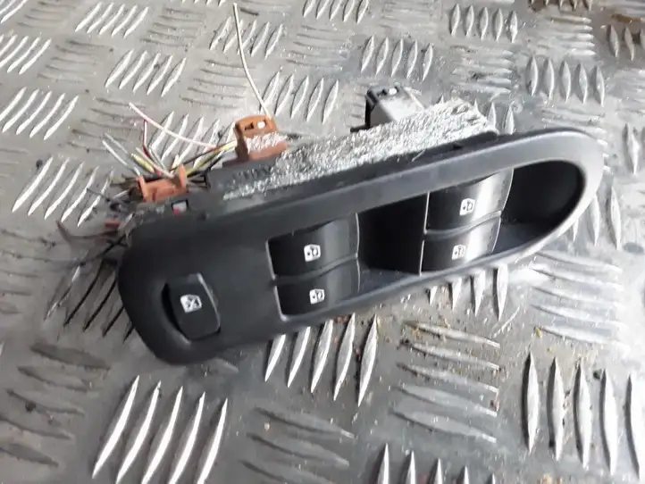 Renault Scenic II - Grand scenic II (2003 - 2006) 156018070 Блок кнопок стеклоподъемников — фото 1