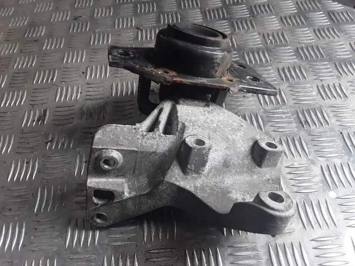 Nissan Qashqai (2006 - 2010) 11210JD500 Опора двигателя — фото 1