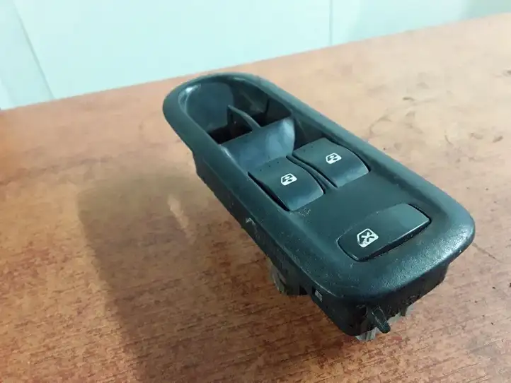 Renault Megane II (2002 - 2005) 156018070 Блок кнопок стеклоподъемников — фото 1