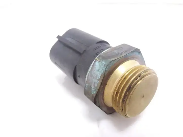 Audi A3/S3 8L (2000 - 2003) 1J0959481A Датчик температуры охлаждающей жидкости — фото 2
