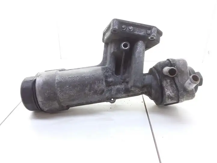 Volkswagen Bora (1998 - 2005) 038115389C Кронштейн масляного фильтра — фото 1