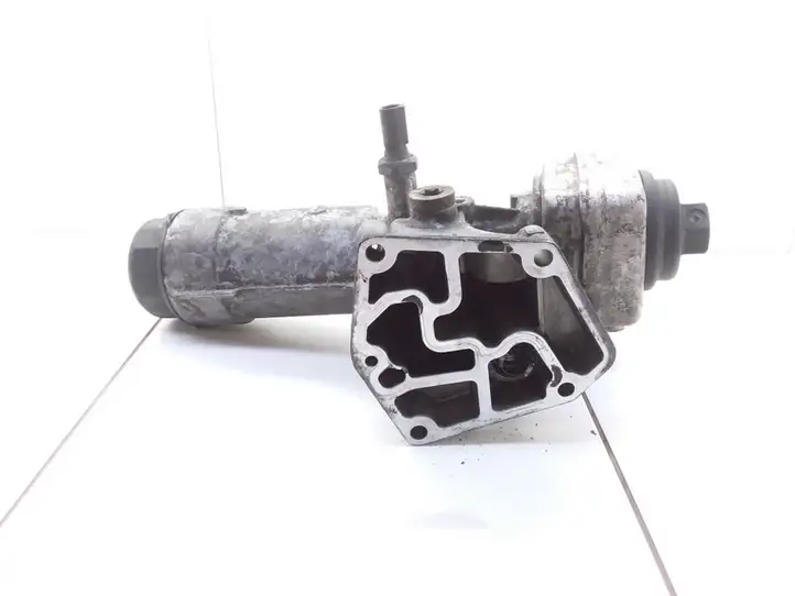 Volkswagen Bora (1998 - 2005) 038115389C Кронштейн масляного фильтра — фото 3