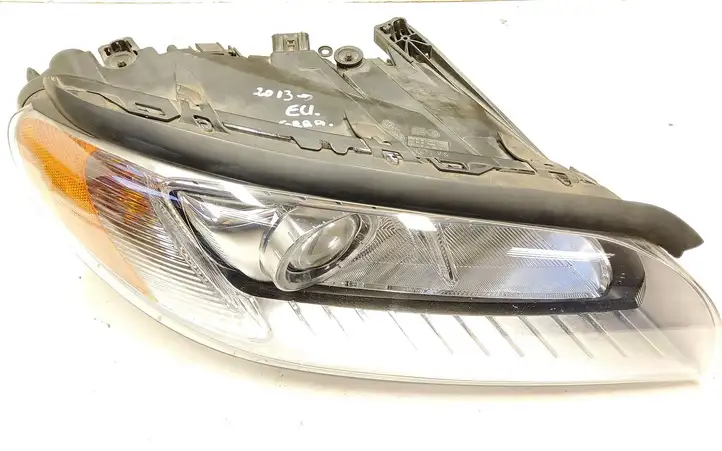 Volvo V70 (2013 - 2016) 31383541 Передняя фара — фото 1