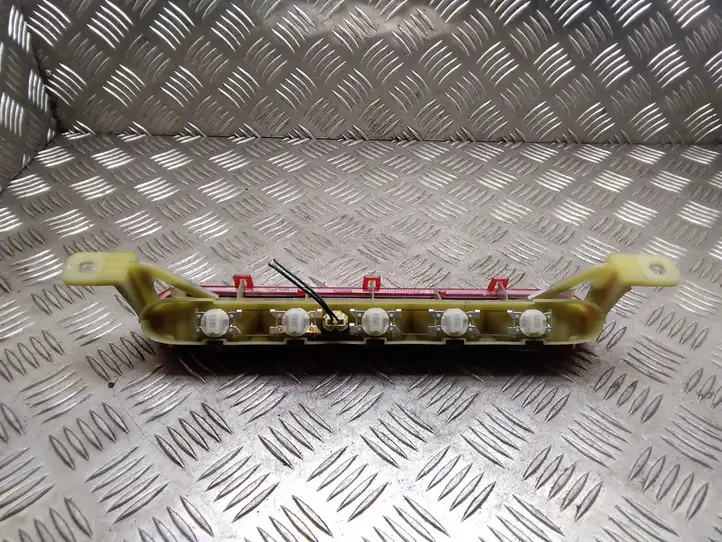 Toyota Corolla Verso AR10 (2004 - 2009) 815700F011 Дополнительный стоп фонарь — фото 2