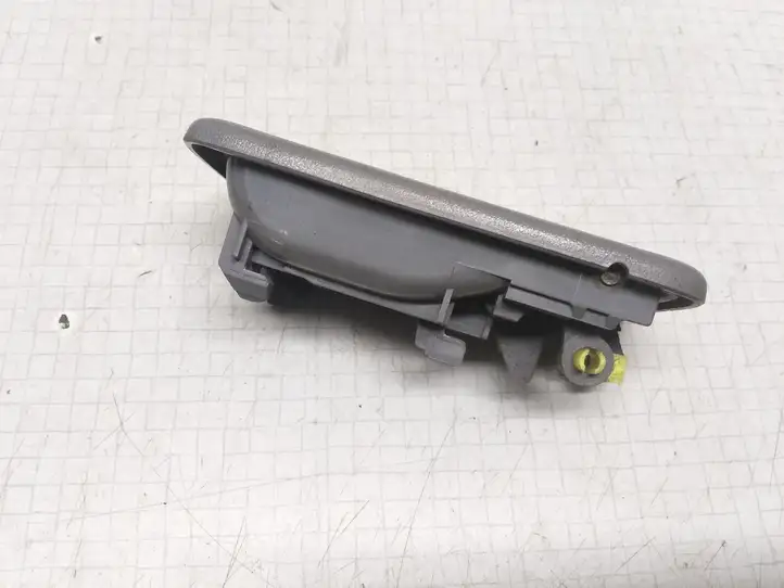 Toyota Yaris Verso (1999 - 2005) 6927716020 Внутренняя ручка двери багажника — фото 2
