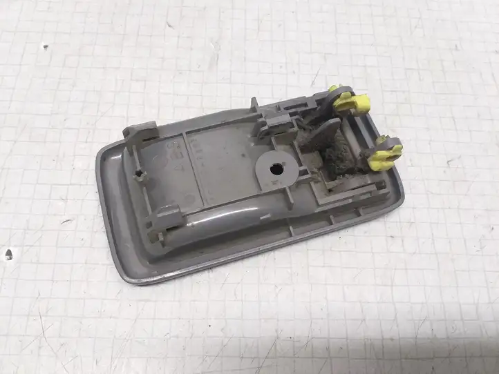 Toyota Yaris Verso (1999 - 2005) 6927716020 Внутренняя ручка двери багажника — фото 3
