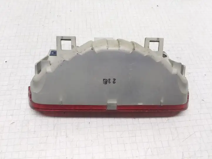 Toyota Yaris Verso (1999 - 2005) Дополнительный стоп фонарь — фото 3