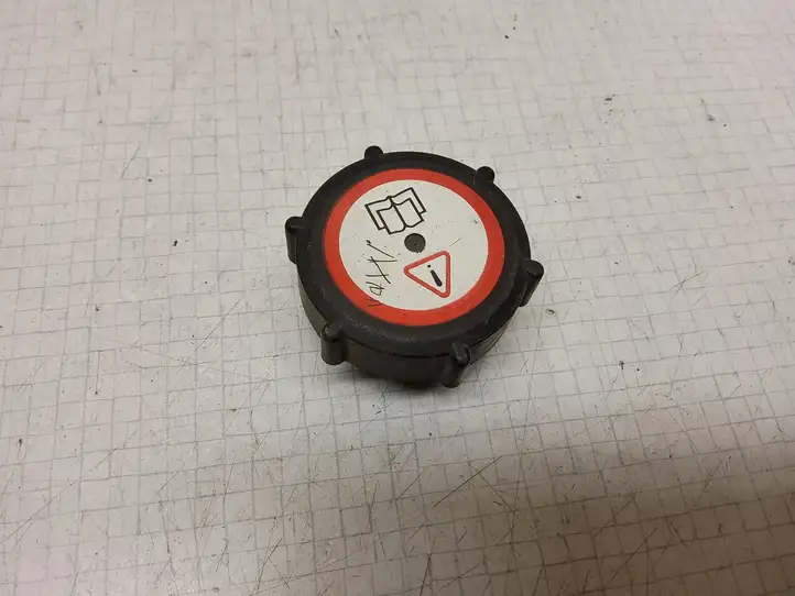 Ford Transit (2000 - 2006) 95VB8100AE Крышка расширительного бачка — фото 1