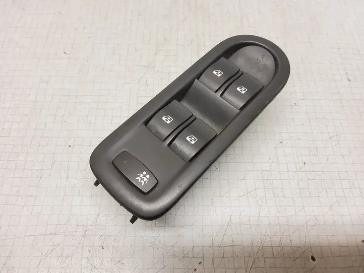 Renault Megane II (2002 - 2005) 156018070 Блок кнопок стеклоподъемников — фото 1