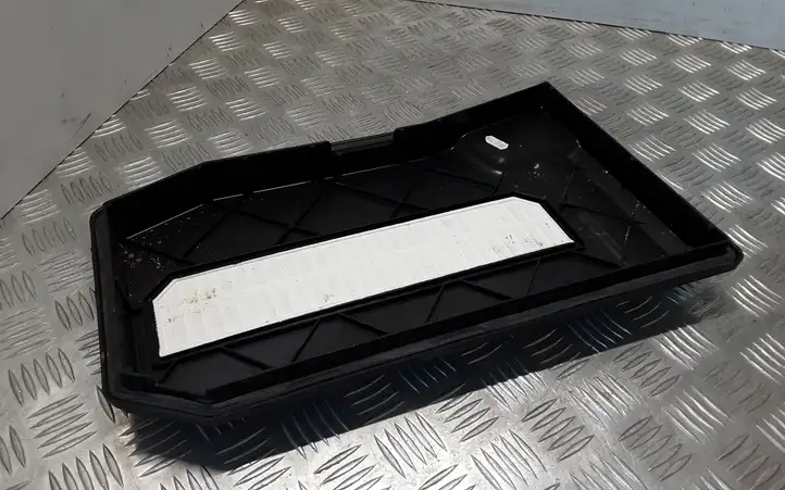Volkswagen Touareg I (2002 - 2010) 7L0864643B Крышка ящика аккумулятора — фото 3