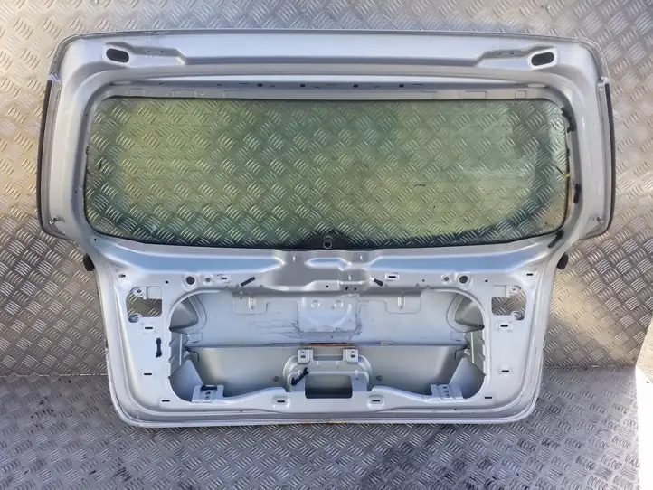Volkswagen PASSAT B7 (2011 - 2014) Крышка багажника — фото 3