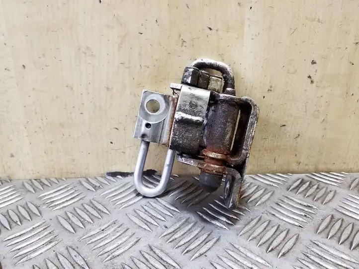 Volkswagen PASSAT B7 (2011 - 2014) 3C8831412A Нижняя петля передней двери — фото 1