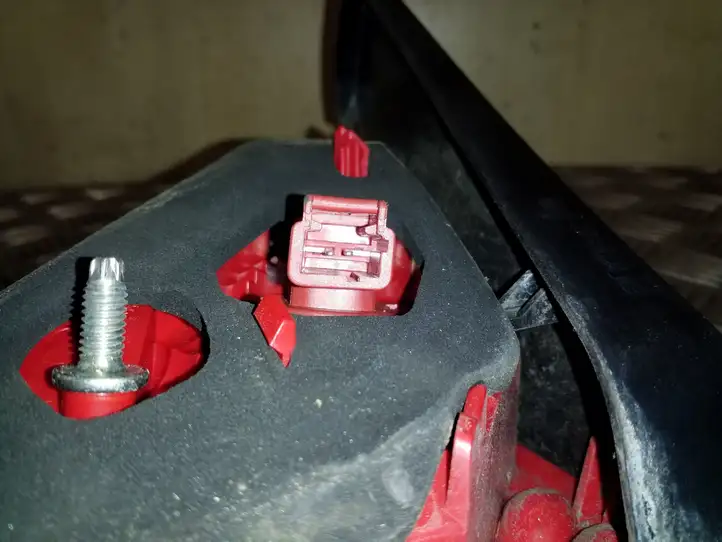 Peugeot 3008 I (2008 - 2015) 9683461080G Задний фонарь в крышке багажника — фото 6