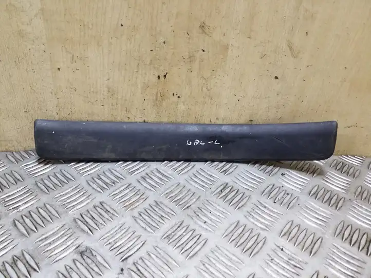 Toyota Corolla E120 E130 (2000 - 2004) 6791602020 Внутренняя отделка заднего порога — фото 1