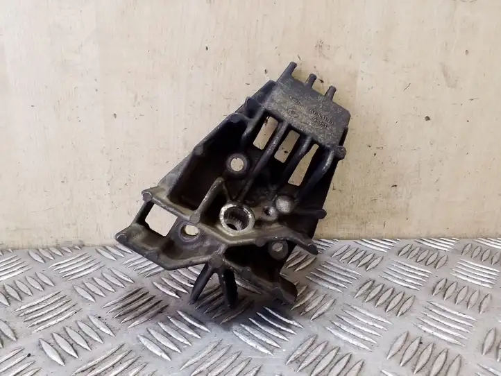 Nissan Juke I F15 (2010 - 2018) 8200771226 Другая деталь двигателя — фото 4