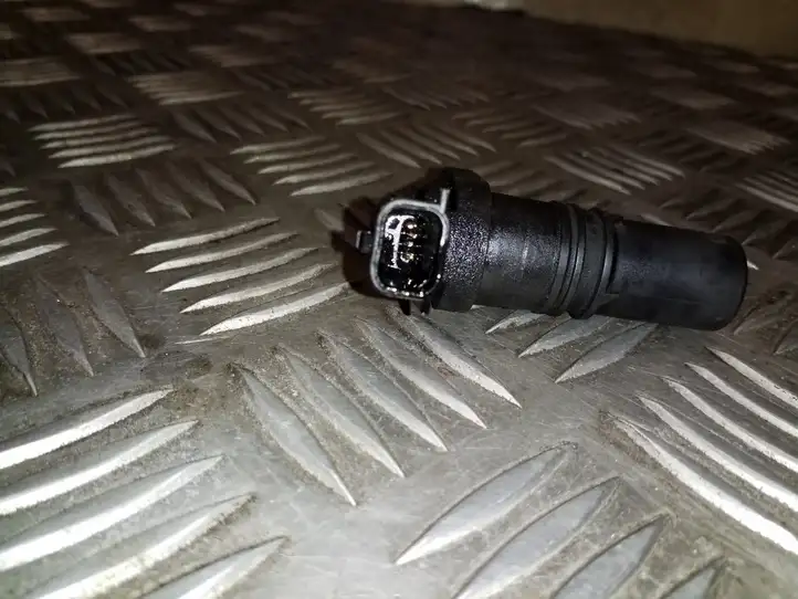 Nissan Juke I F15 (2010 - 2018) 8200885209A Датчик коленвала — фото 2
