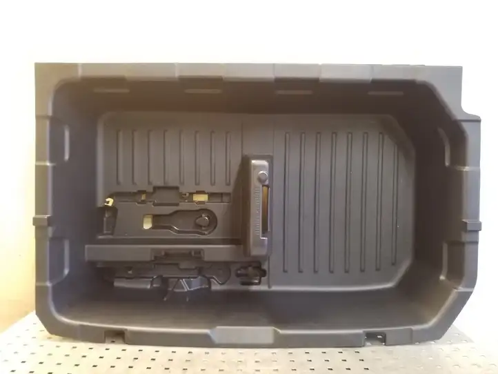 Nissan Juke I F15 (2010 - 2018) 849A71KE0 Ящик для инструментов — фото 1