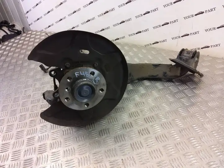 BMW X1 F48 F49 (2015 - 2022)   Задний поворотный кулак (ступица, цапфа)