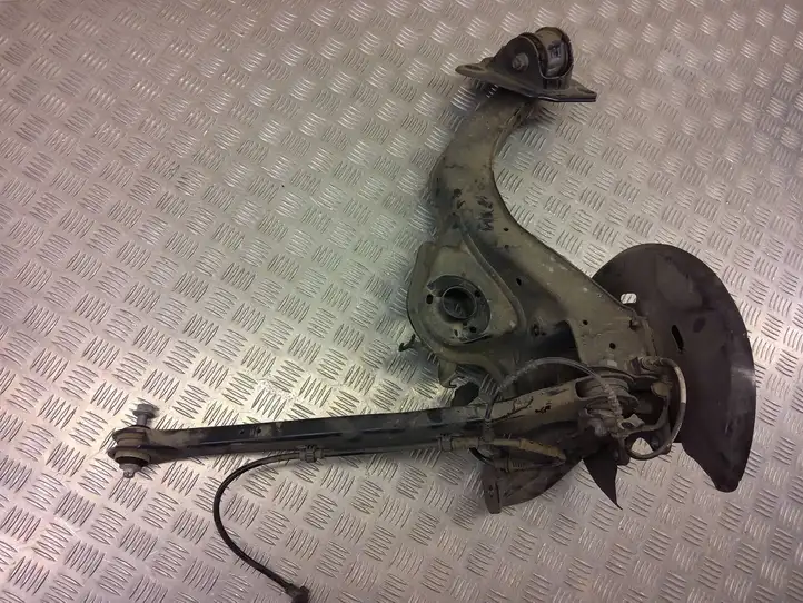 BMW X1 F48 F49 (2015 - 2022)   Задний поворотный кулак (ступица, цапфа)