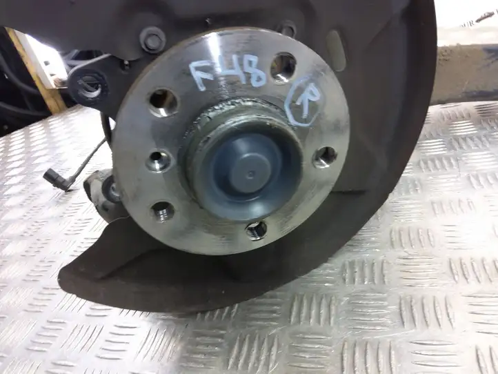 BMW X1 F48 F49 (2015 - 2022)   Задний поворотный кулак (ступица, цапфа)