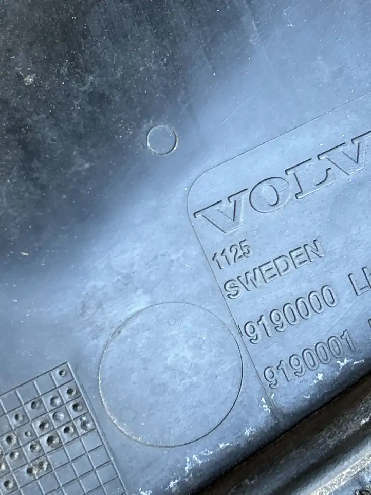 Volvo V70 (2000 - 2004) 9190000 Жабо стеклоочистителей — фото 3
