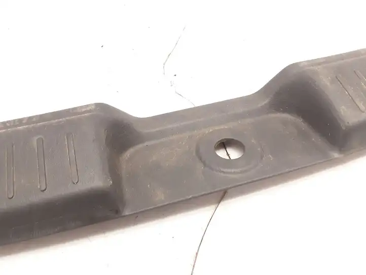 Mazda Tribute (2004 - 2007) 5L8478404C08 Отделка порога багажника — фото 6