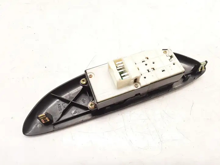 Toyota Yaris (2005 - 2009) Кнопка стеклоподъемников — фото 6