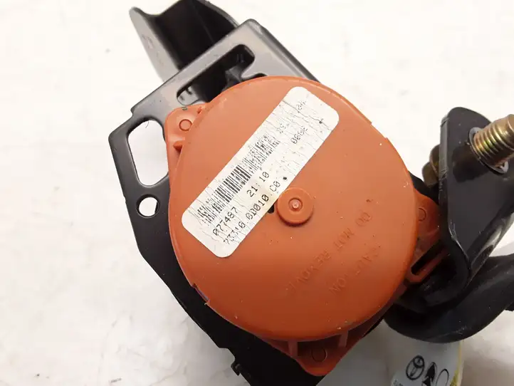 Toyota Yaris (2005 - 2009) 733100D010 Центральный ремень безопасности — фото 5