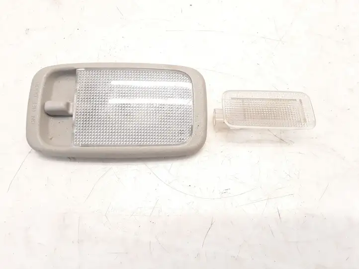 Toyota Yaris (2005 - 2009) 8124005031 Передняя подсветка — фото 1