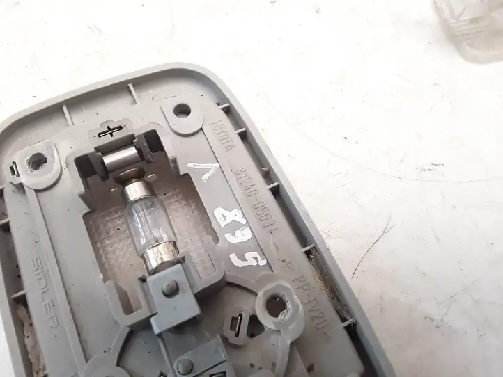 Toyota Yaris (2005 - 2009) 8124005031 Передняя подсветка — фото 3
